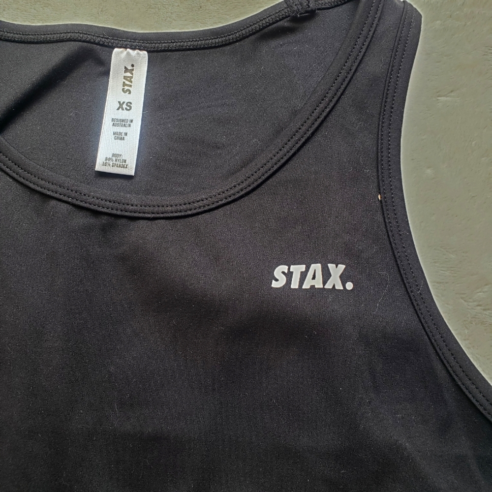 Stax Cropped Tank - Picture 3 of 5